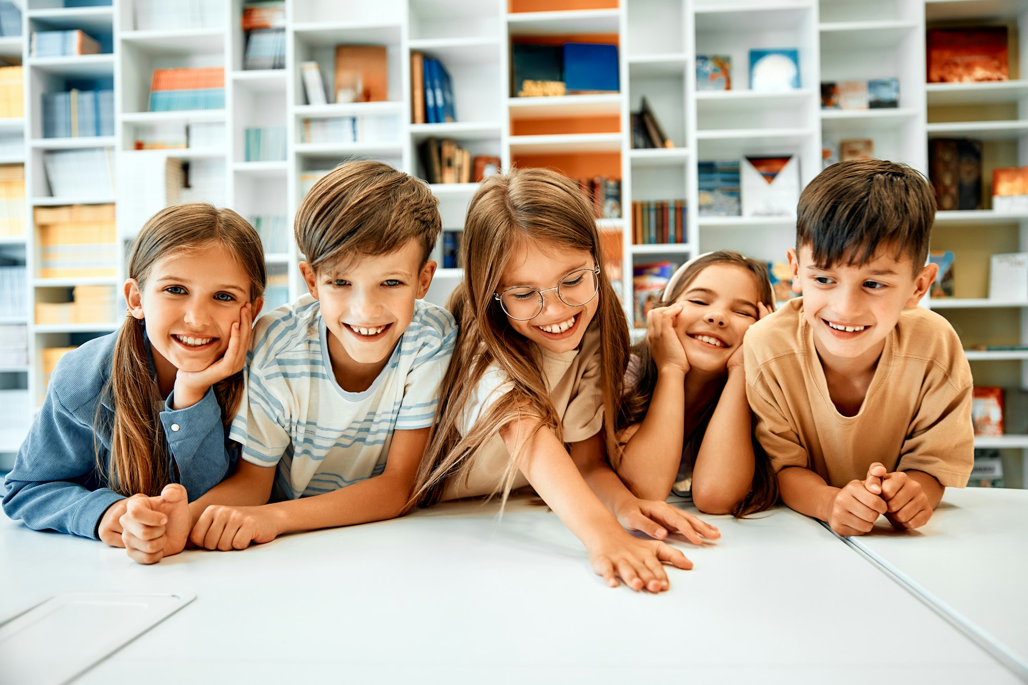 Glückliche Kinder von der Eazy Learning Nachhilfeschule Bremen